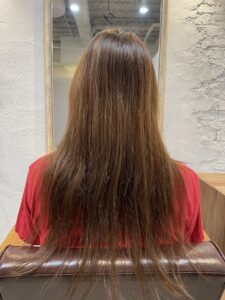 ヘアドネーション前の長く伸びた髪